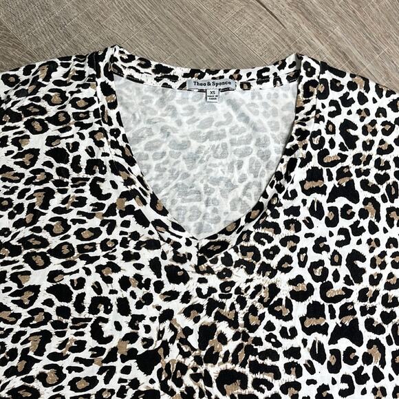THEO & SPENCE Animal Print V-Neck Elbow Sleeve Blouse Women’s Size XS - Picture 4 of 7